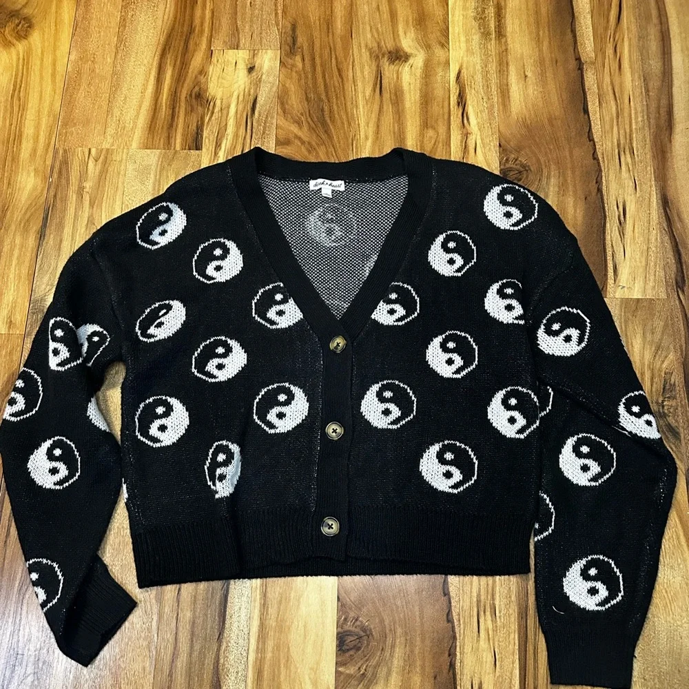 Derek Heart Yin Yang Cardigan Medium Black Cropped Y2K Grunge Knit Sweater